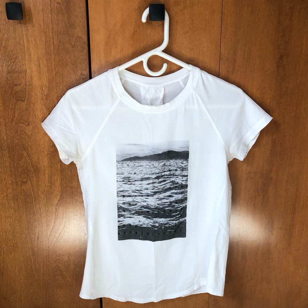 Lululemon t-shirt